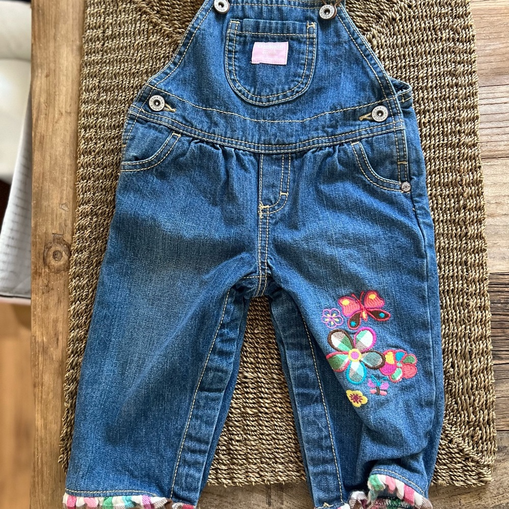 OshKosh B’gosh bibs size 9 month